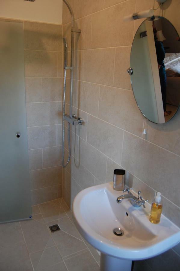 יאוביל Home Barn Bed And Breakfast מראה חיצוני תמונה